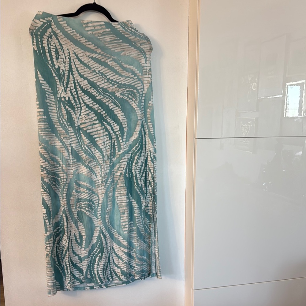 Tommy Bahama Blue and White Midi Pencil Skirt